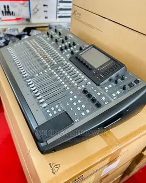 Behringer – Mixer X32 40-Channel Digital Mixing Console