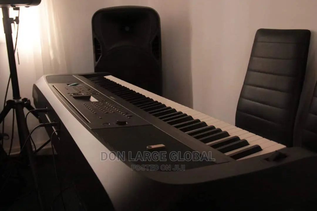 Yamaha DGX-670b