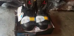 Safety Shoes All Sizes Available For Supply