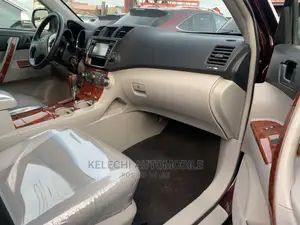 Toyota Highlander 3.5L 4WD 2013