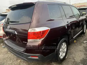 Toyota Highlander 3.5L 4WD 2013