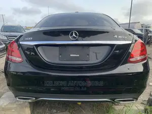 Mercedes-Benz C300 2016 Black