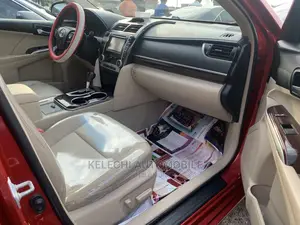 Toyota Camry XLE 4dr Sedan (2.5L 4cyl 6A) 2013 Red