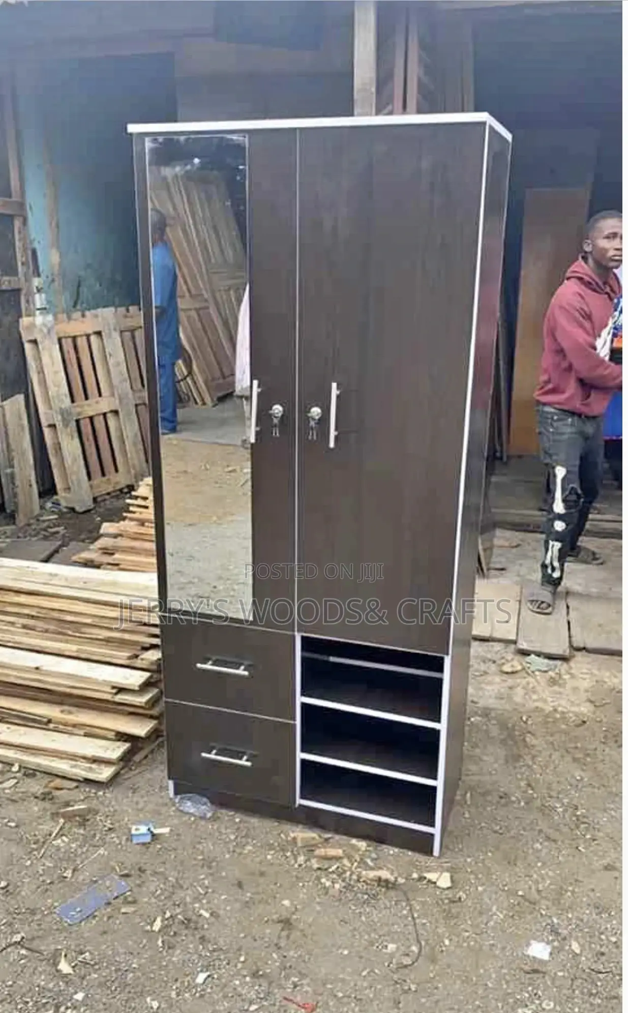32 Inches Wardrobe