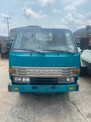 Photo - Toyota Dyna 150 (6 Tyres) - Japanese Fuel Engine - Blue