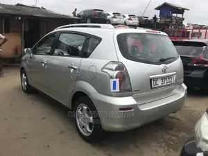 Toyota Corolla Verso 2004 Silver