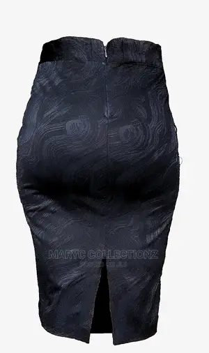 Cooperate Skirt