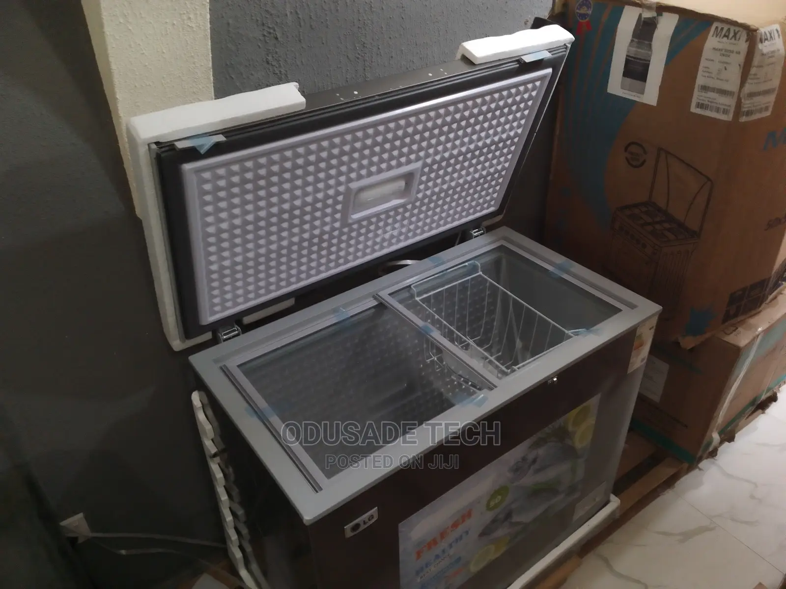 LG GC-398SQ, Compact Chest Deep Freezer.