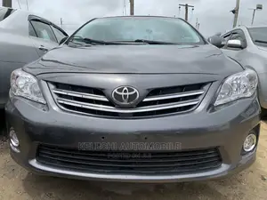 Toyota Corolla LE 4dr Sedan (1.8L 4cyl 4A) 2011 Gray