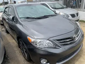 Toyota Corolla LE 4dr Sedan (1.8L 4cyl 4A) 2011 Gray