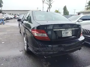 Mercedes-Benz C300 2010 Black