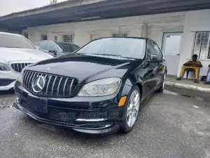 Mercedes-Benz C300 2010 Black