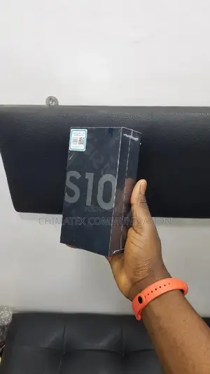New Samsung Galaxy S10 128 GB Black