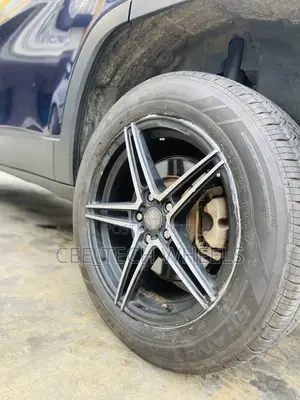5 Finger Design Alloyed Wheels