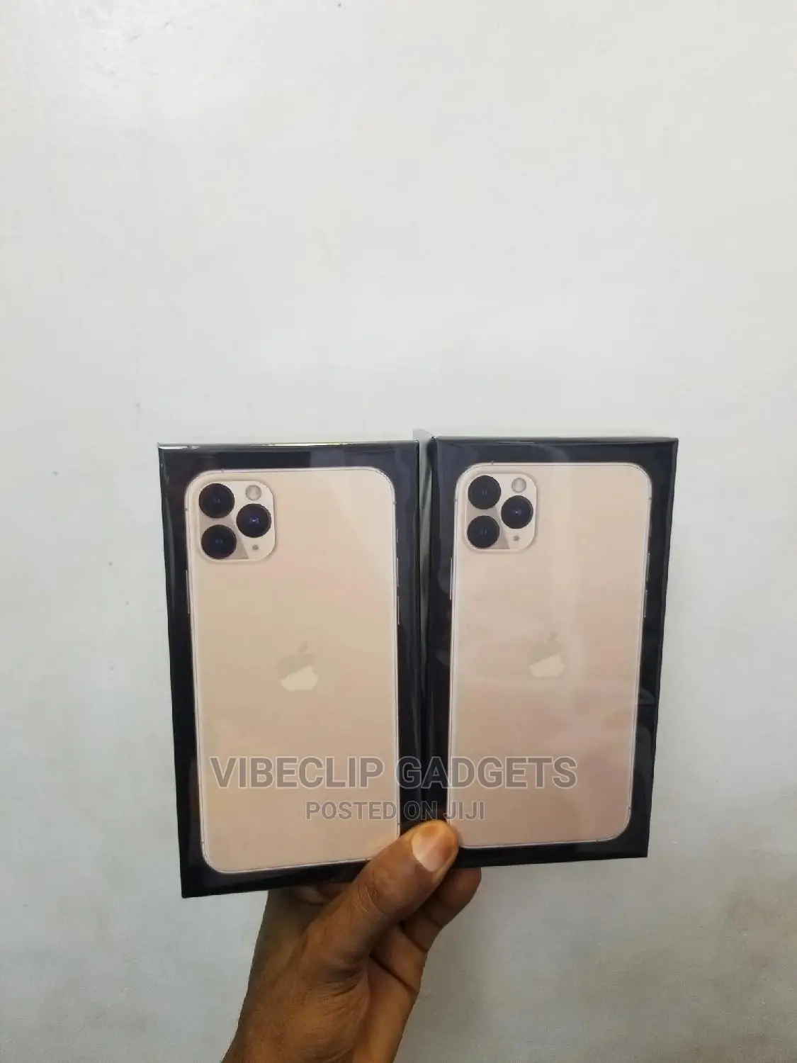 New Apple iPhone 11 Pro Max 64 GB Gold