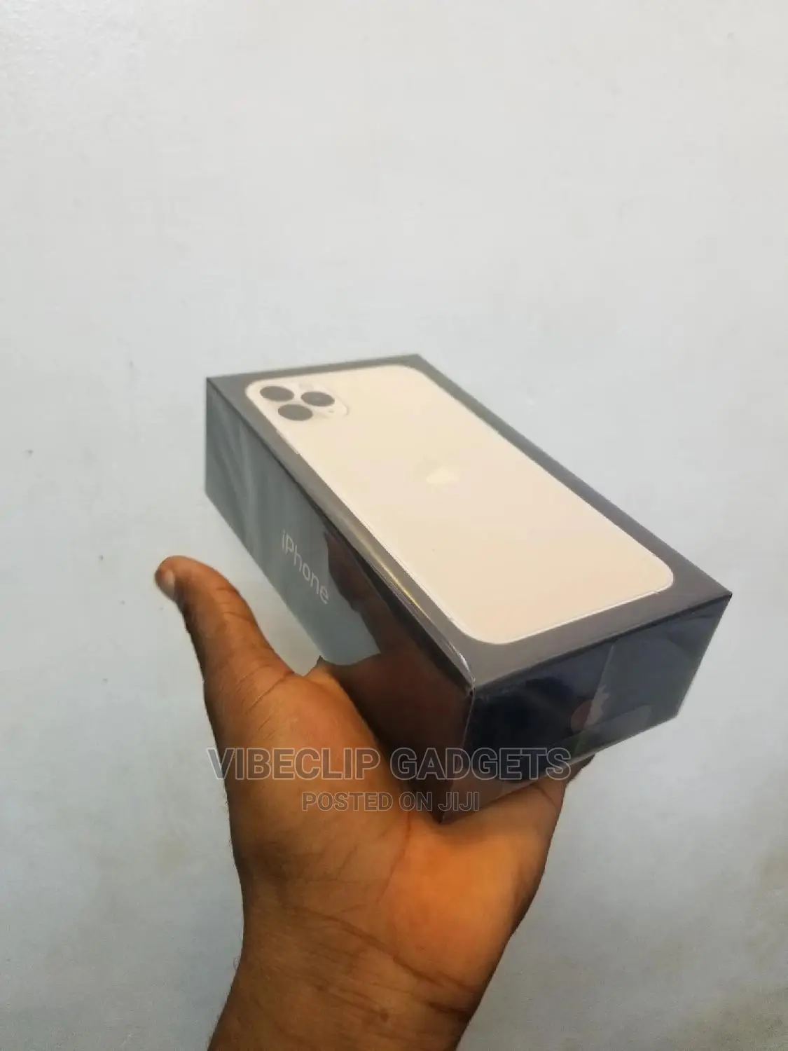 New Apple iPhone 11 Pro Max 64 GB Gold