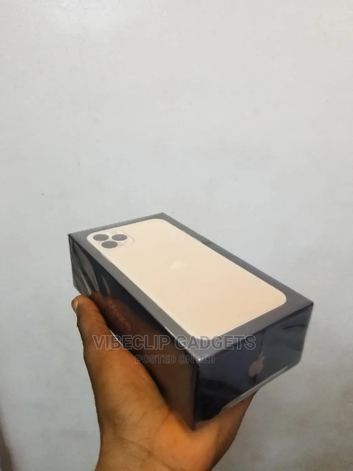 New Apple iPhone 11 Pro Max 64 GB Gold