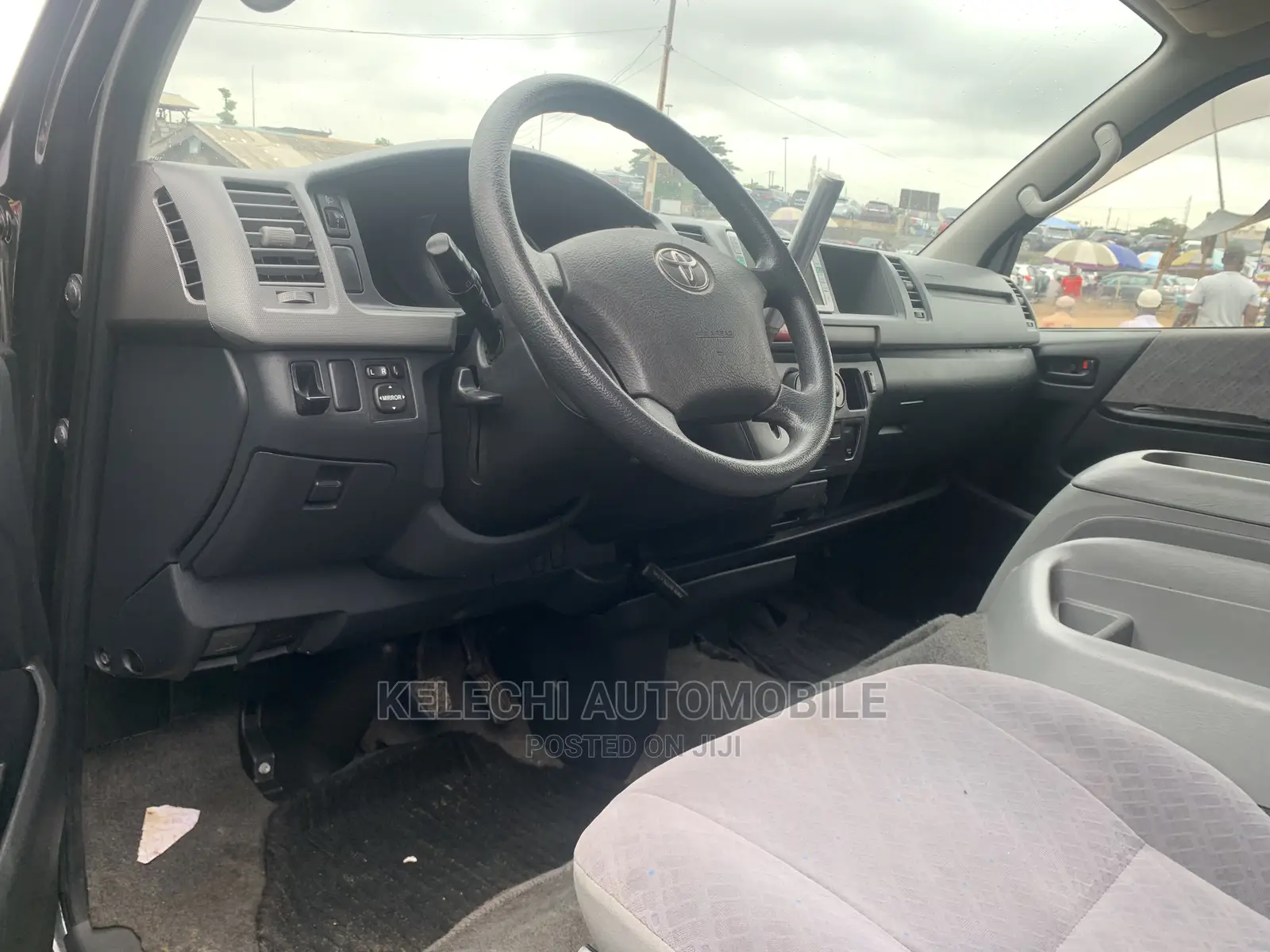 Toyota HiAce 2010 Black