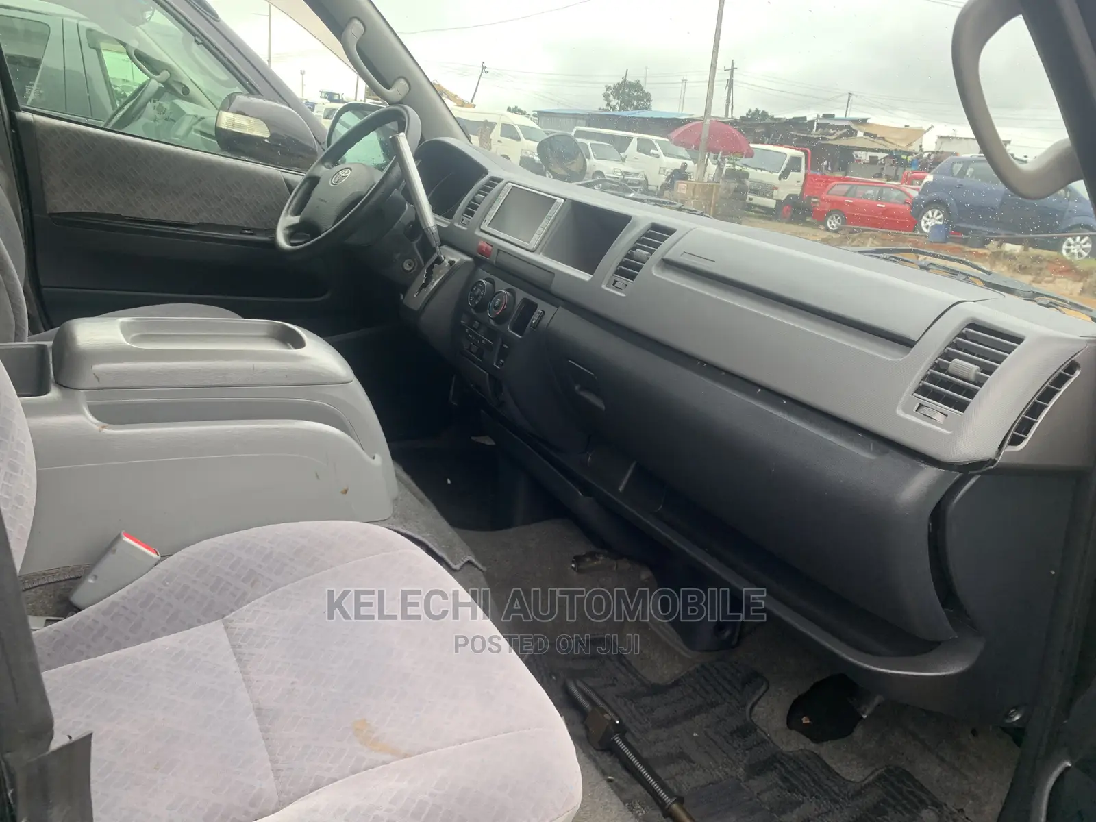 Toyota HiAce 2010 Black