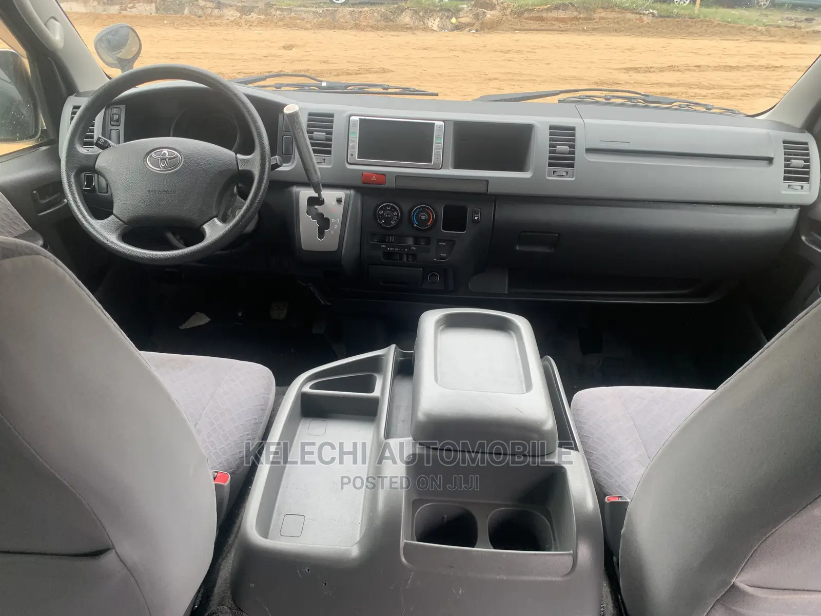 Toyota HiAce 2010 Black