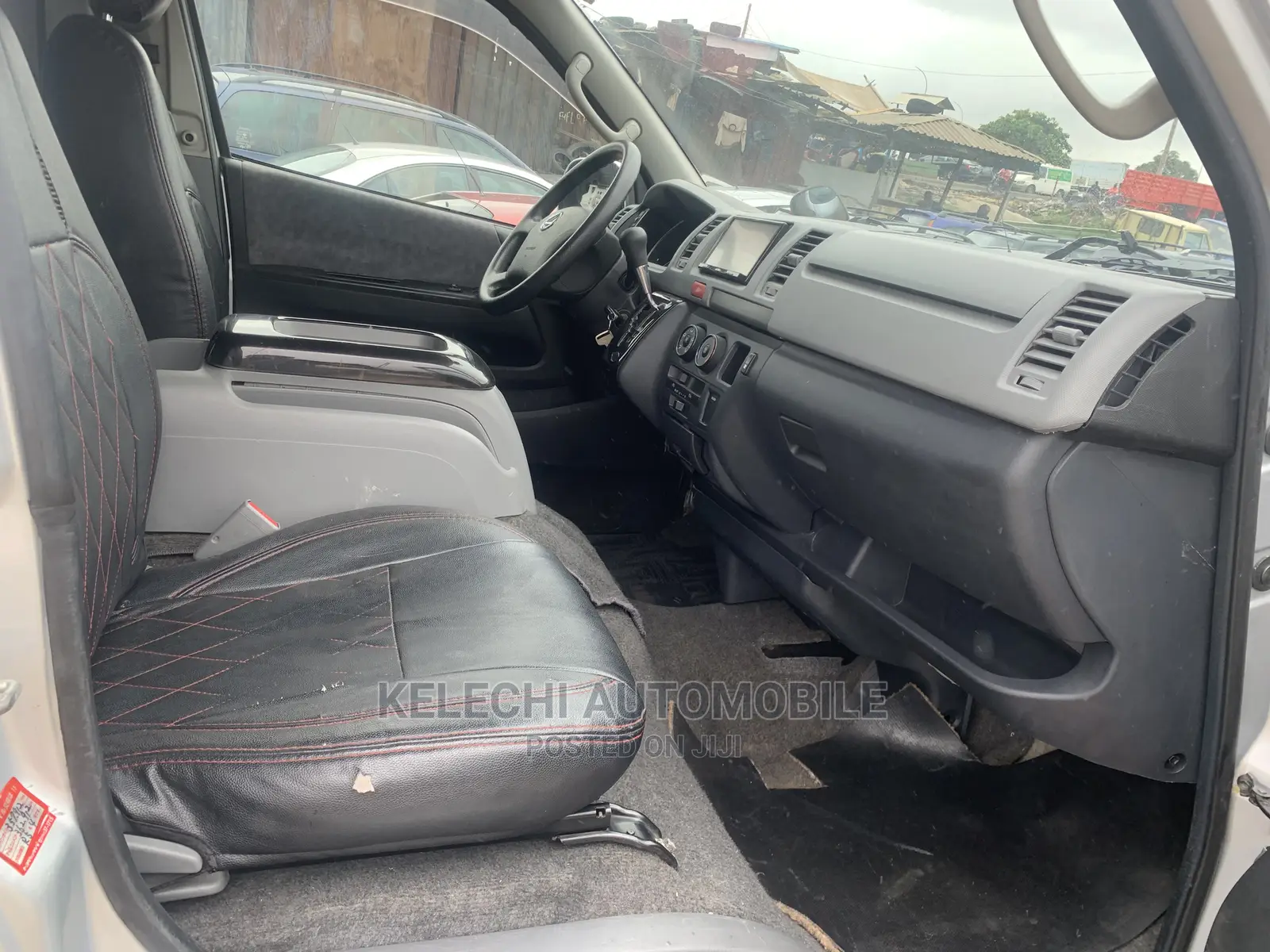 Toyota HiAce 2009