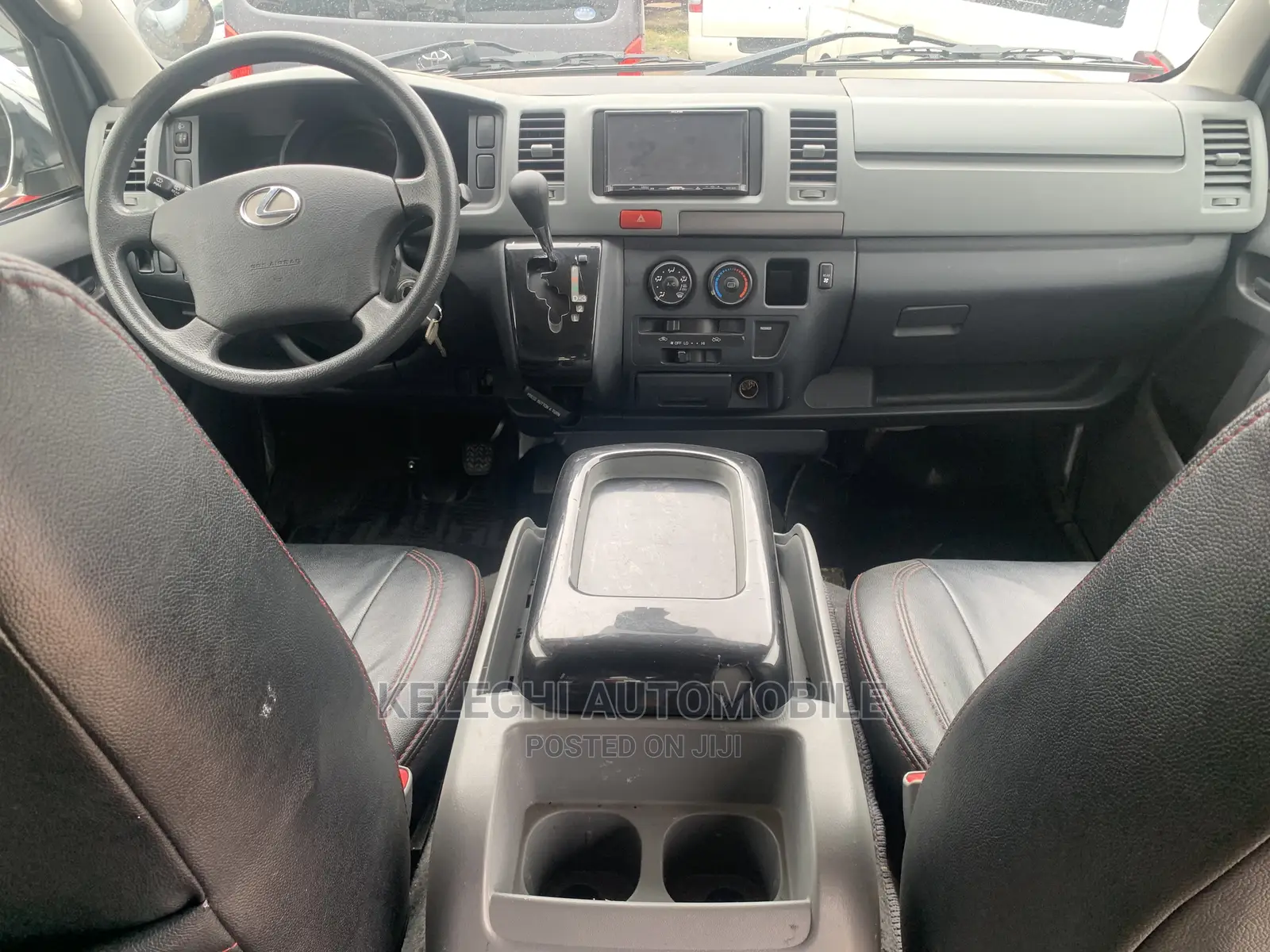 Toyota HiAce 2009