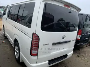 Toyota HiAce 2008 White