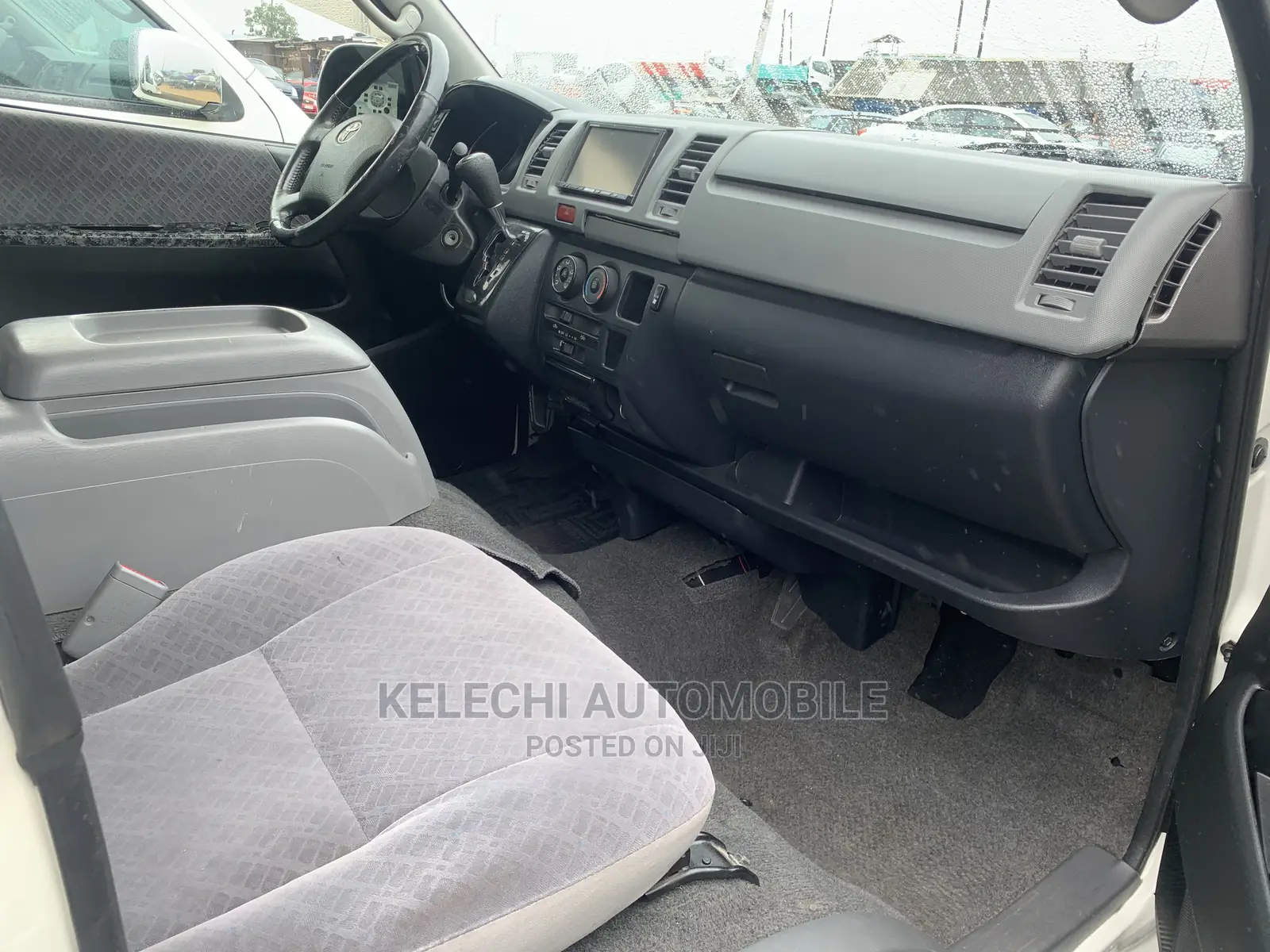 Toyota HiAce 2008 White