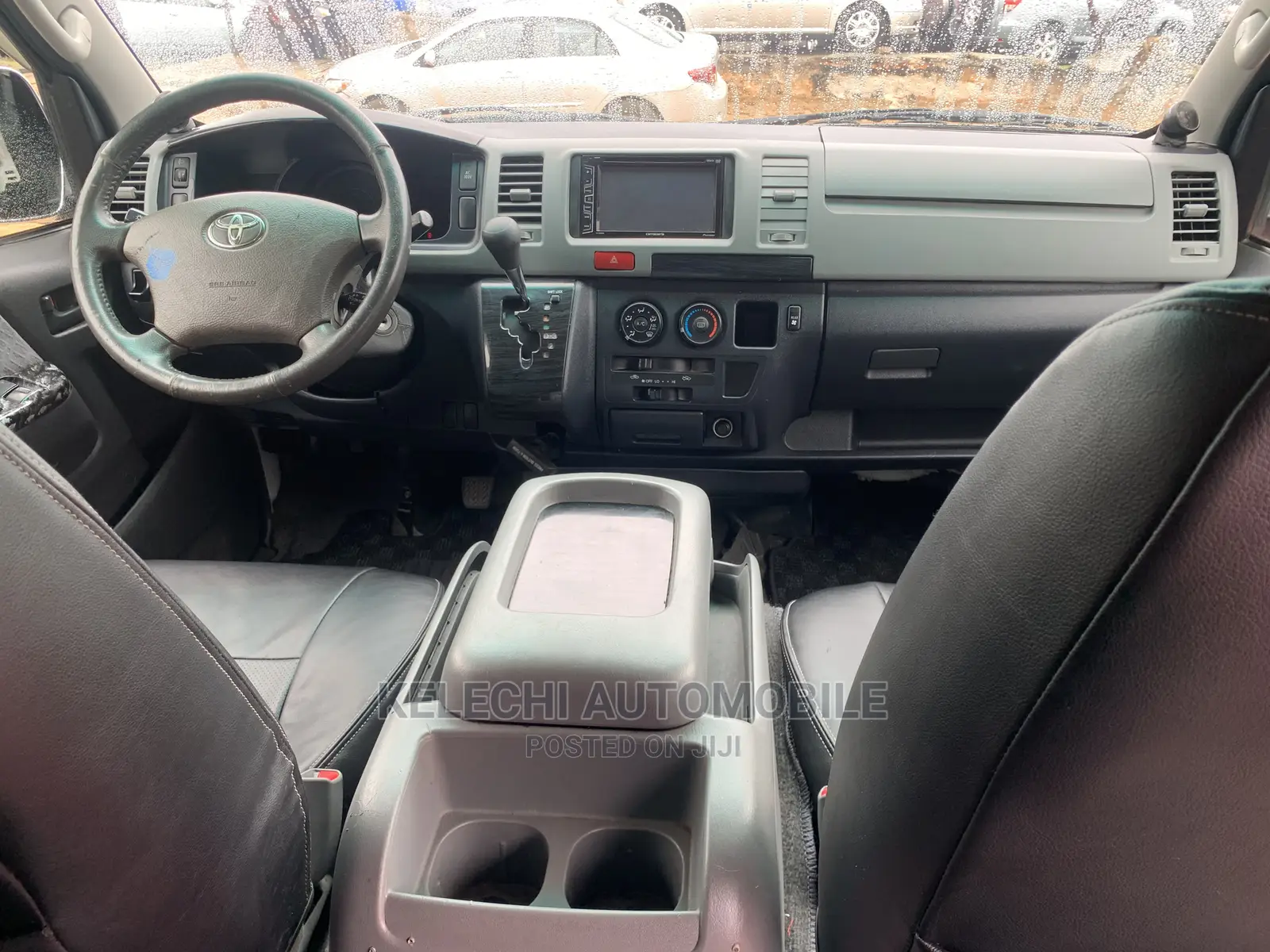 Toyota HiAce 2008 White