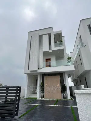 5bdrm Duplex in Chevron Drive for sale