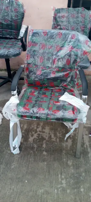 Quality And Standard Visitors Chair For Office