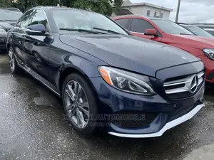 Mercedes-Benz C300 2015 Blue