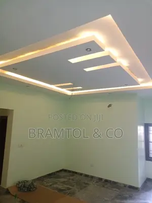 4bdrm Duplex in Idu Industrial for rent