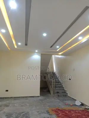4bdrm Duplex in Idu Industrial for rent