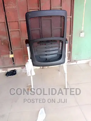 Executive Mesh Visitors Chair
