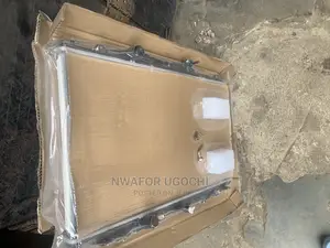 Radiator 2005-2010 Matrix