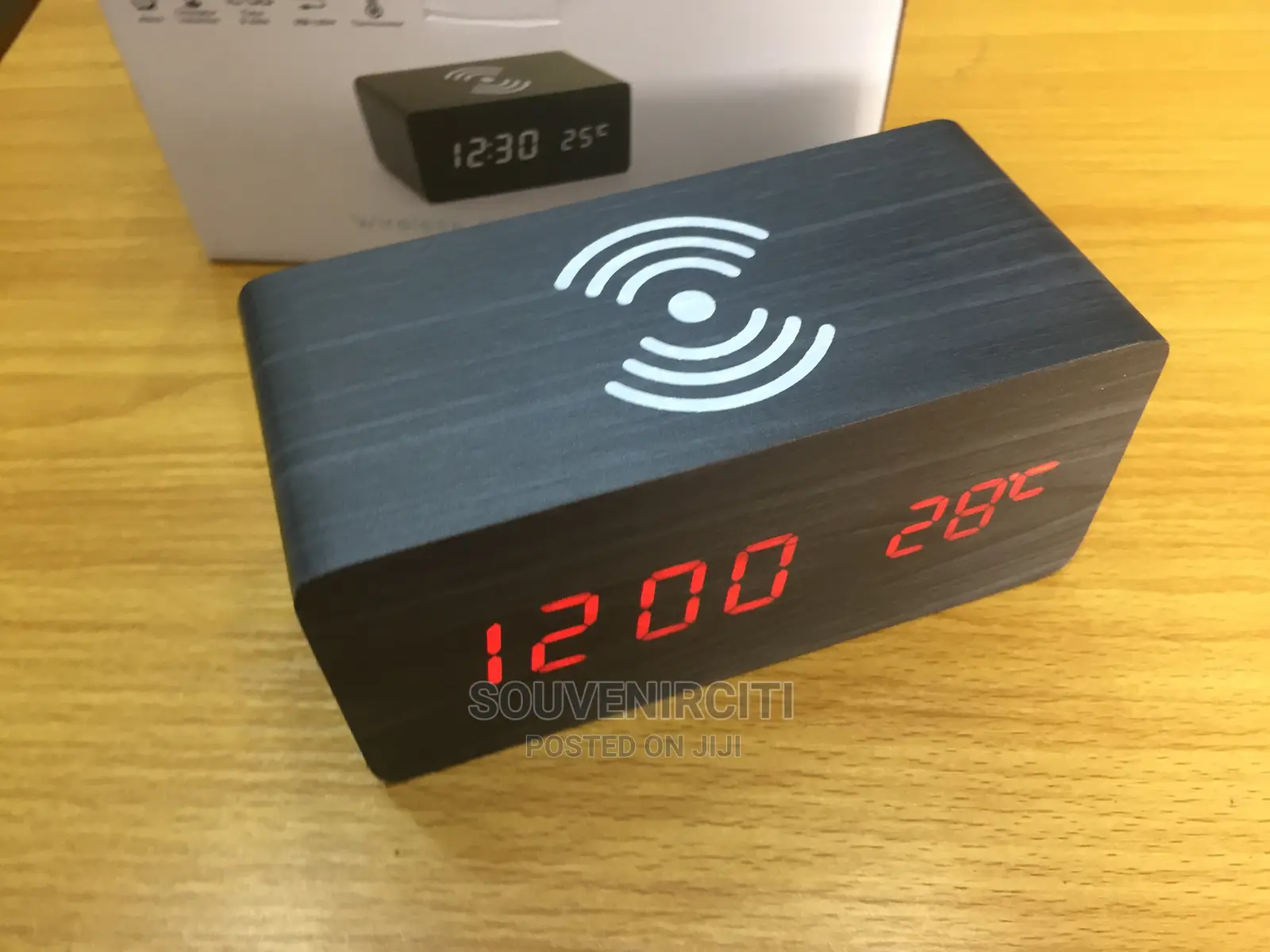 Wooden Clock With Wireless Charging Function