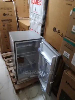 Brand New LG Gc-131 Refrigerator (Silver)