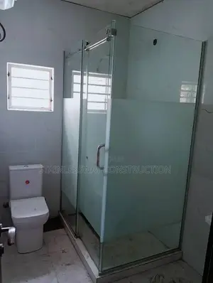 Shower Cubicle /O Handle