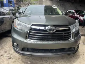 Toyota Highlander LE 4dr SUV AWD (3.5L 6cyl 6A) 2015 Green