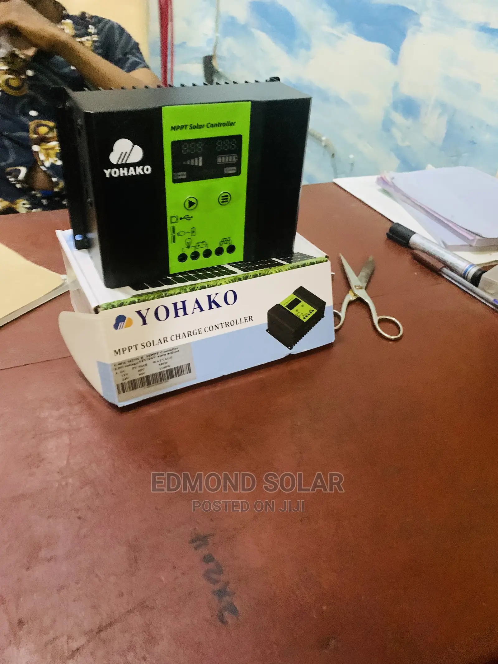 MPPT YOHAKO SOLAR Charger Controller 40ah.