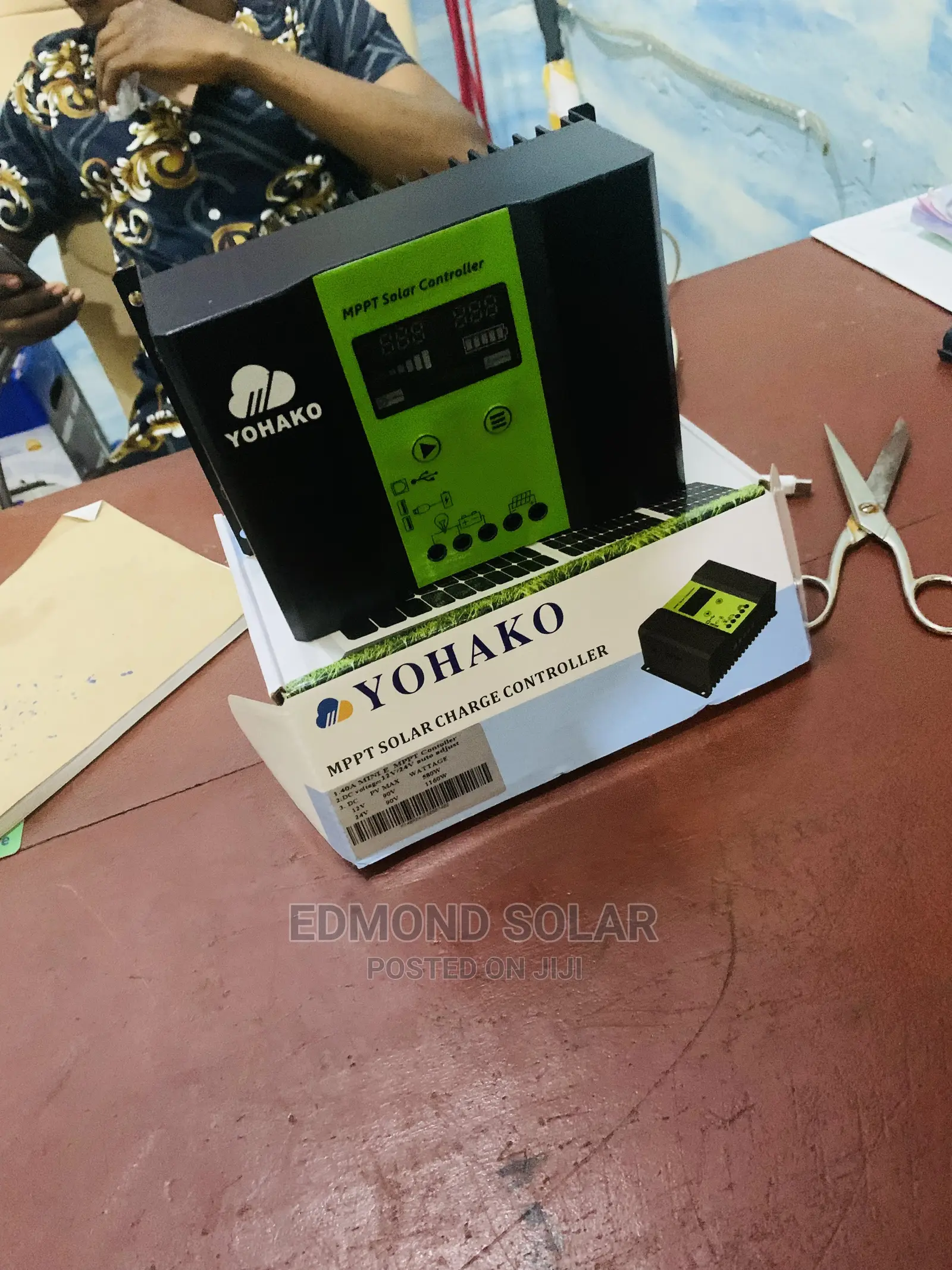 MPPT YOHAKO SOLAR Charger Controller 40ah.