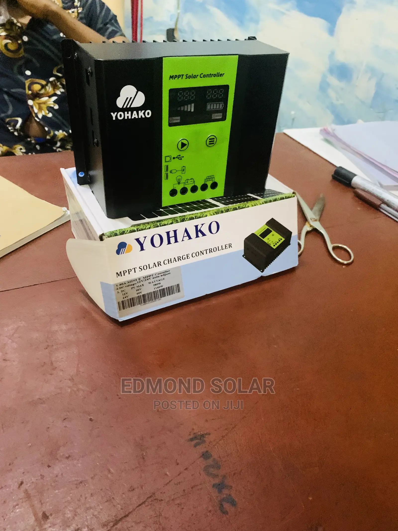 MPPT YOHAKO SOLAR Charger Controller 40ah.
