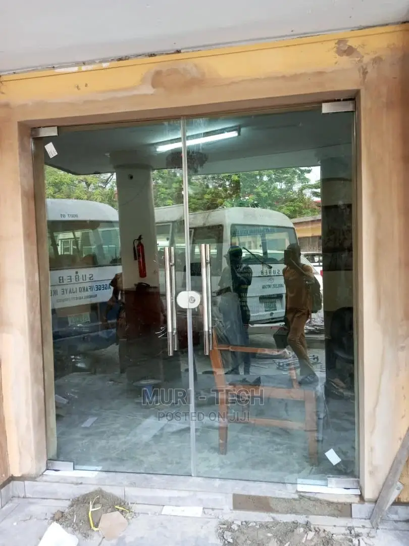 10m Plain Framless Glass Door