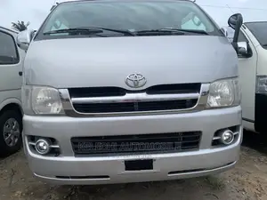 Toyota HiAce 2013 Silver