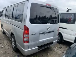 Toyota HiAce 2013 Silver