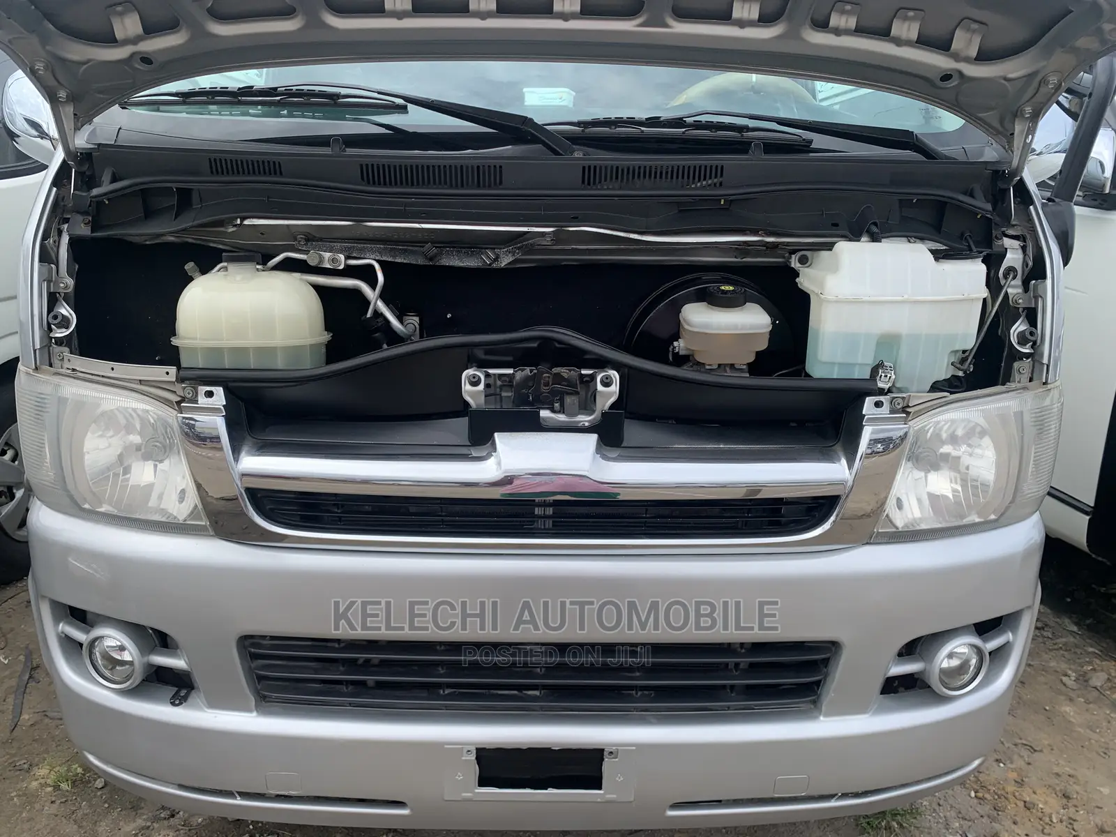 Toyota HiAce 2011 Silver