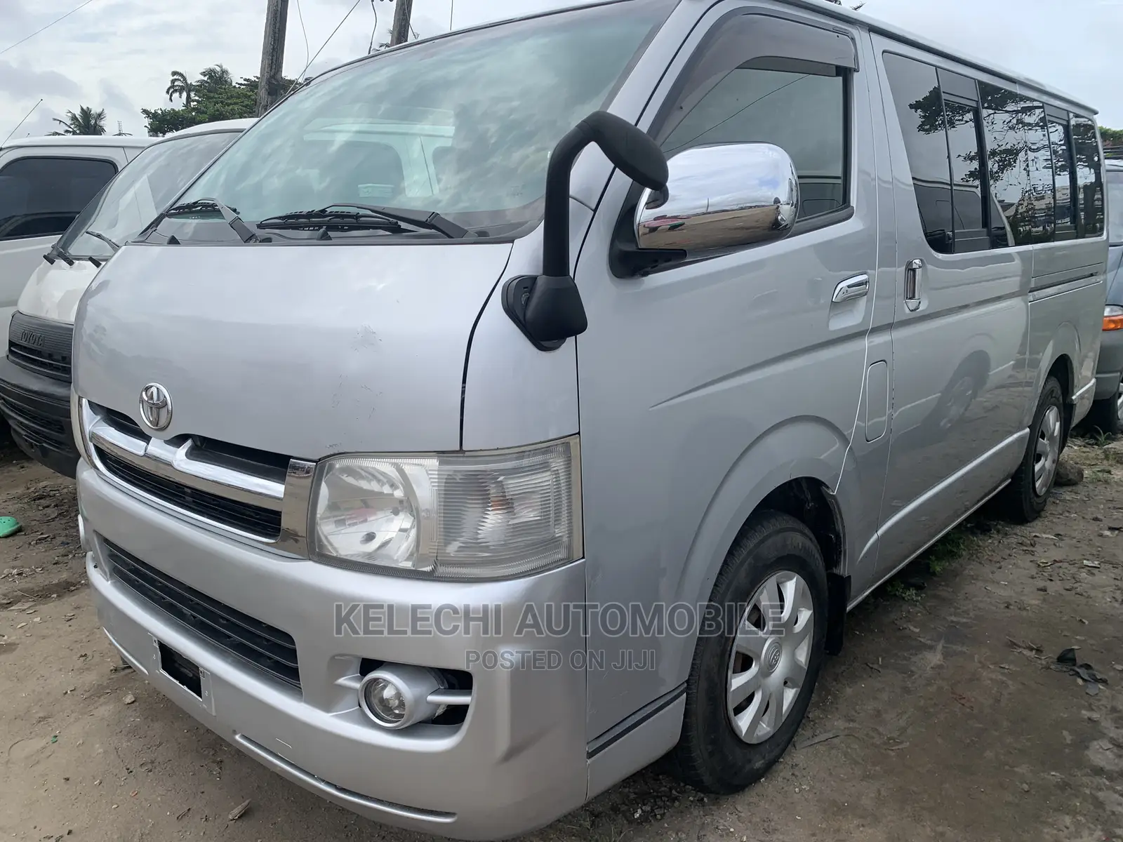 Toyota HiAce 2011 Silver