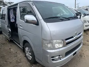 Toyota HiAce 2011 Silver