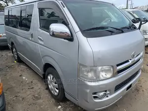 Toyota HiAce 2011 Silver